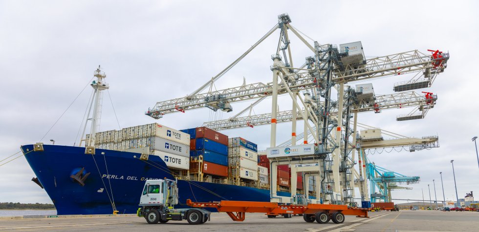 New 50-gauge cranes at Blount Island