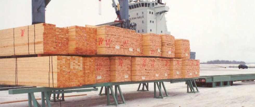 vessel loading sawn timber